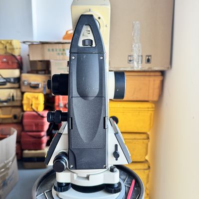 South brand Electronic Digital Theodolite NT-023 30x Magnification Electronic Digital Theodolite IP54 Waterproof Level 1°or 1gon Horizontal Circle Accurate Measurements