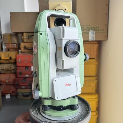 Reflectorless Total Station with 1G Mass Data Storage and Automatic Compensator ±3 Arc Minutes for Precise Surveying