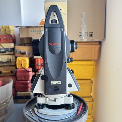 Teodolita digital electrónica de marca sur NT-023 25.9X Estación total precisa y fácil de operar con una precisión de ajuste del compensador de ±1 minuto de arco