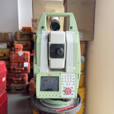 Estación Total Leica TM50 Usada con Memoria Flash Interna y Tarjeta SD Externa con Formato de Datos ASCII y Pantalla Táctil Capacitiva Multi-Touch de 5.0″